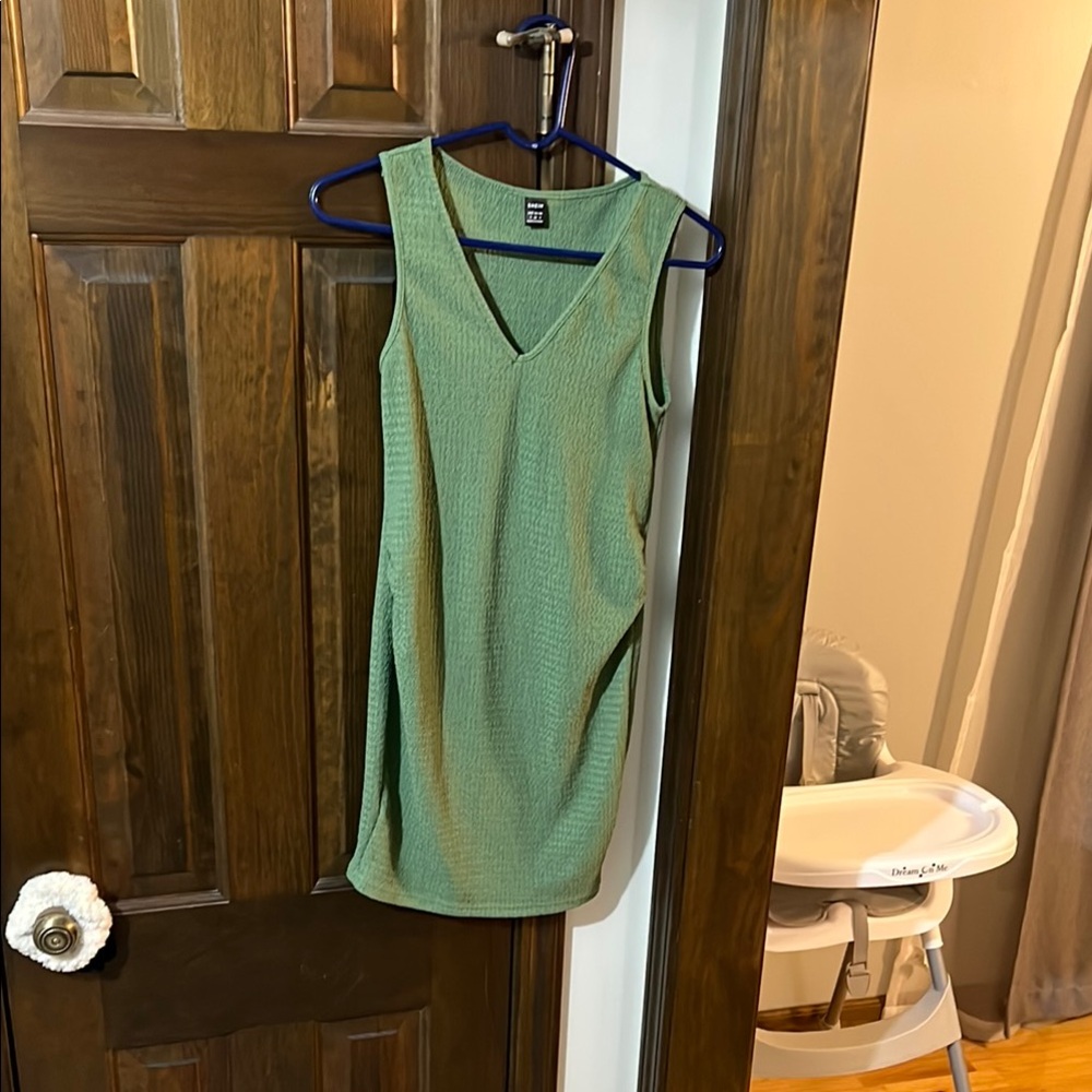 Green Sleeveless Dress